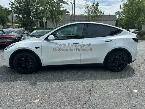 Used 2023 Tesla Model Y Long Range AWD/4WD image 18