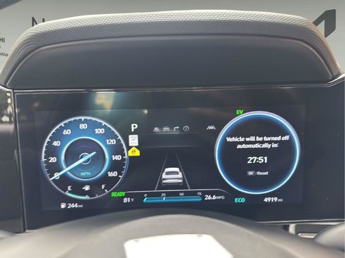 Used 2025 Hyundai Elantra Limited FWD image 15