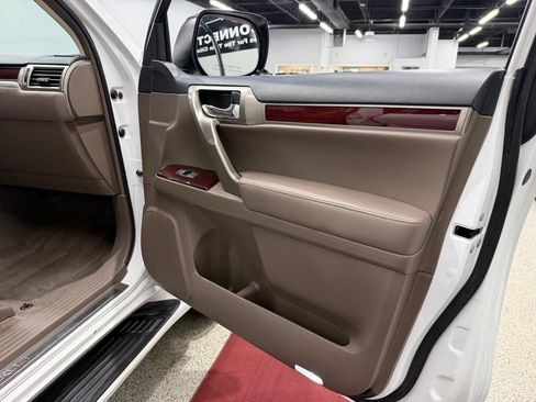 Used 2019 Lexus GX 460 Premium AWD/4WD image 34