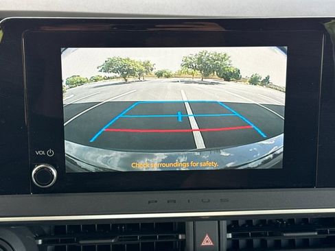 Used 2025 Toyota Prius XLE FWD image 29