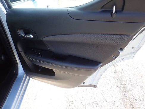 Used 2013 Dodge Avenger SE FWD image 26