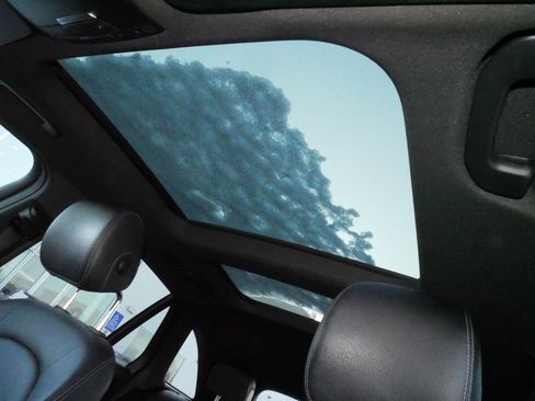 Used 2017 Mercedes-Benz GLC 300 4MATIC image 30