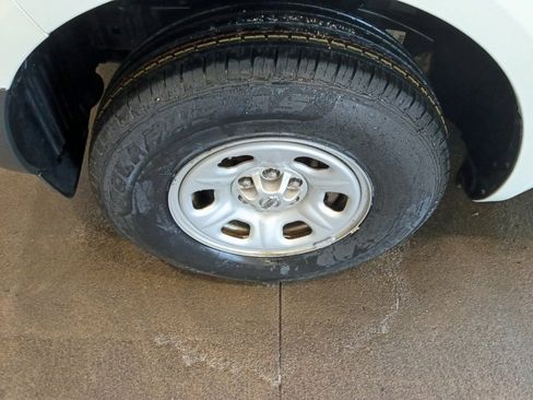 Used 2013 Nissan Frontier S image 31