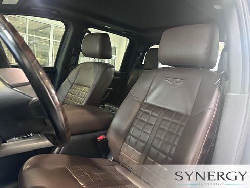 Used 2020 Nissan Titan Platinum Reserve w/ Moonroof Package AWD/4WD image 22