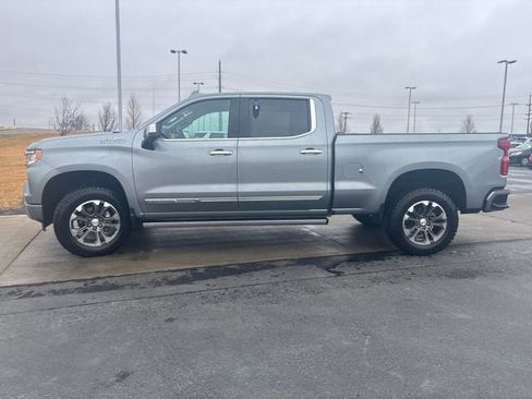Used 2025 Chevrolet Silverado 1500 High Country w/ Technology Package AWD/4WD image 6