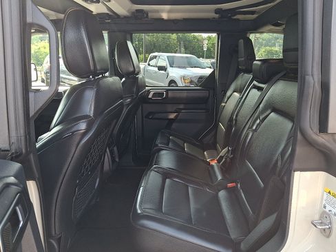 Used 2025 Ford Bronco Badlands AWD/4WD image 10
