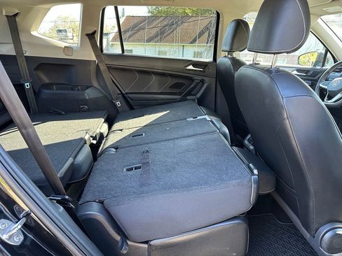 Used 2023 Volkswagen Tiguan SE image 44