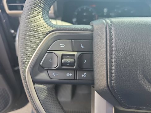 Used 2024 Toyota Tacoma TRD Off-Road AWD/4WD image 18