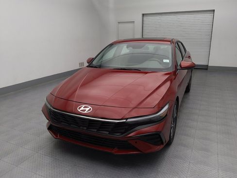 Used 2024 Hyundai Elantra SEL w/ Convenience Package FWD image 15