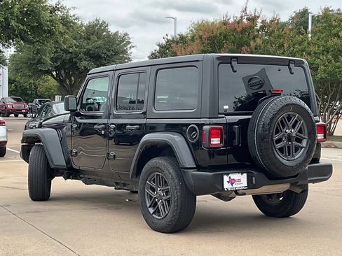 Used 2025 Jeep Wrangler Unlimited Sport AWD/4WD image 6