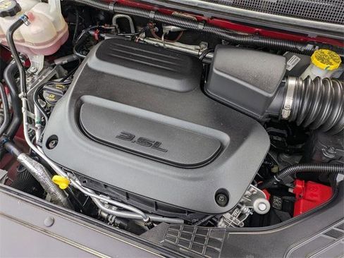 Certified 2024 Chrysler Pacifica Touring-L image 30