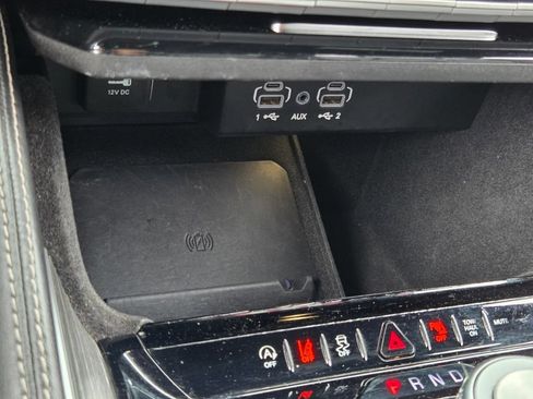 Used 2024 Jeep Wagoneer Series II w/ Flexible Seating Group AWD/4WD image 33