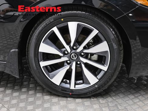 Used 2020 Nissan Sentra SV w/ SV Premium Package FWD image 30