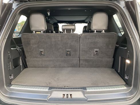 Used 2018 Lincoln Navigator Reserve w/ Technology Package image 32