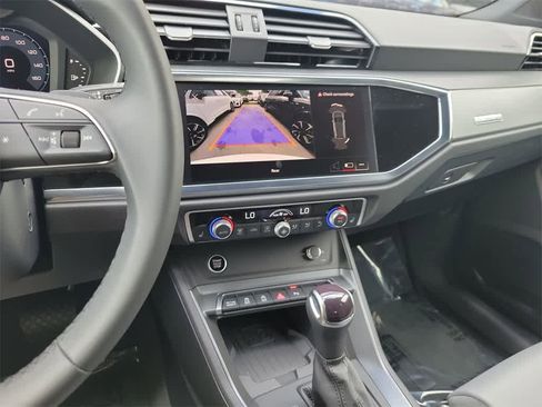 New 2025 Audi Q3 2.0T Premium image 16