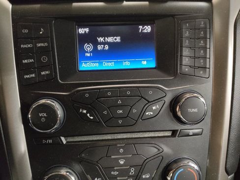 Used 2018 Ford Fusion SE image 25