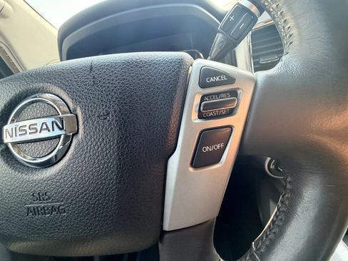 Used 2018 Nissan Titan SV w/ SV Convenience Package AWD/4WD image 15