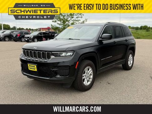 Used 2023 Jeep Grand Cherokee Laredo AWD/4WD image 1