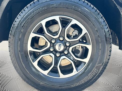 Used 2024 Ford Expedition XLT AWD/4WD image 33