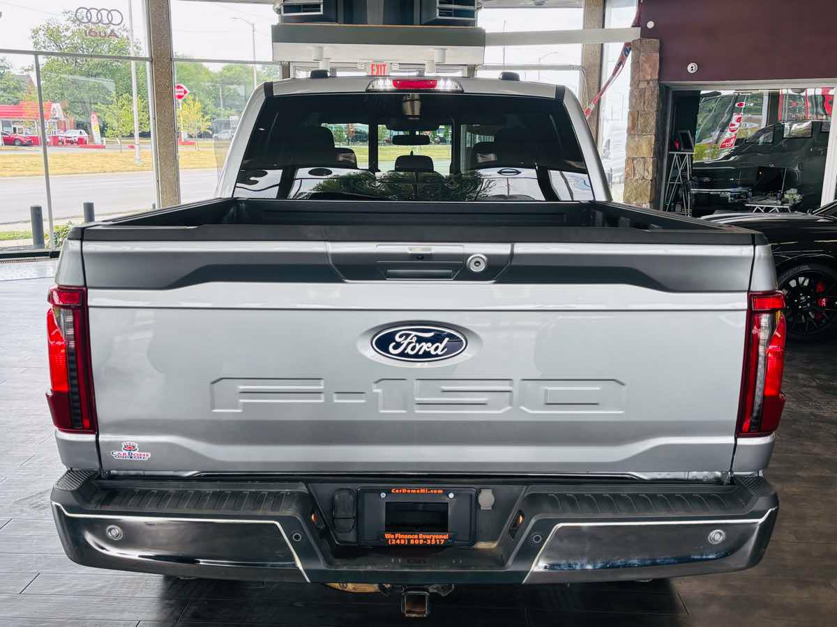Used 2025 Ford F150 XLT w/ Equipment Group 302A MID AWD/4WD image 9