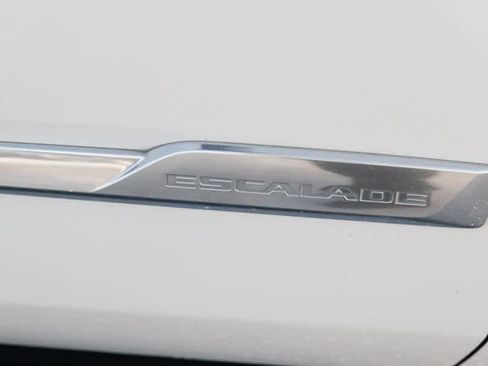 Used 2016 Cadillac Escalade ESV Luxury image 15