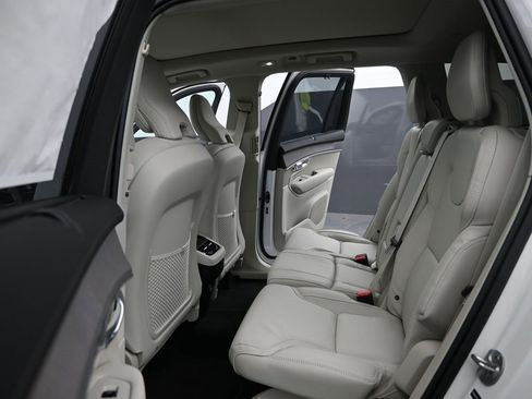 New 2026 Volvo XC90 B6 Ultra image 21