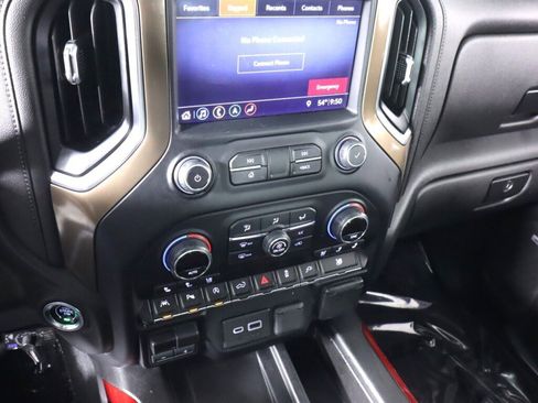 Used 2019 Chevrolet Silverado 1500 High Country image 17