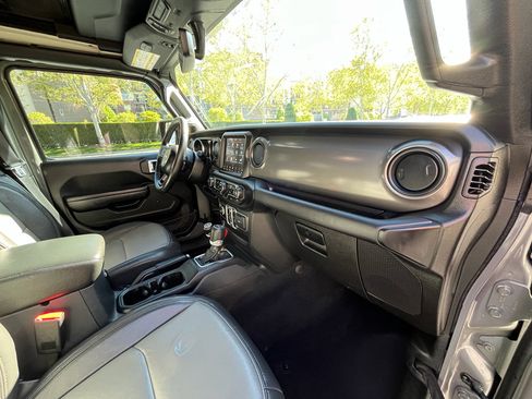 Used 2023 Jeep Wrangler Unlimited w/ Sun & Screen Package AWD/4WD image 28