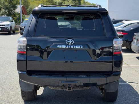 Used 2022 Toyota 4Runner SR5 AWD/4WD image 3