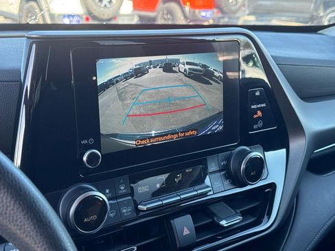 Used 2023 Toyota Highlander L image 23
