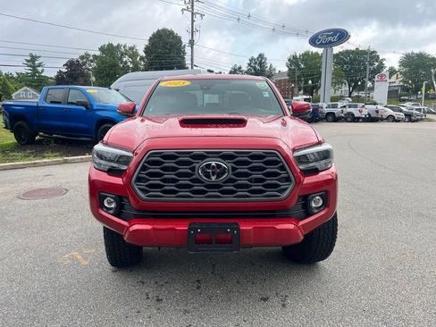 Used 2023 Toyota Tacoma TRD Sport w/ Technology Package AWD/4WD image 2
