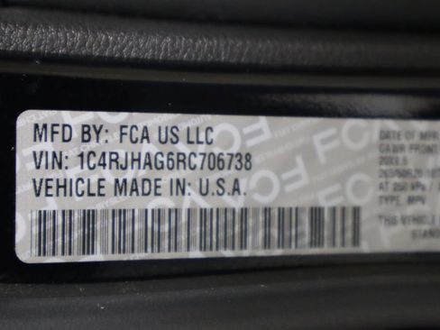 Used 2024 Jeep Grand Cherokee Altitude AWD/4WD image 37