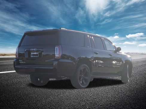 Used 2020 GMC Yukon XL SLT w/ Graphite Performance Edition image 22
