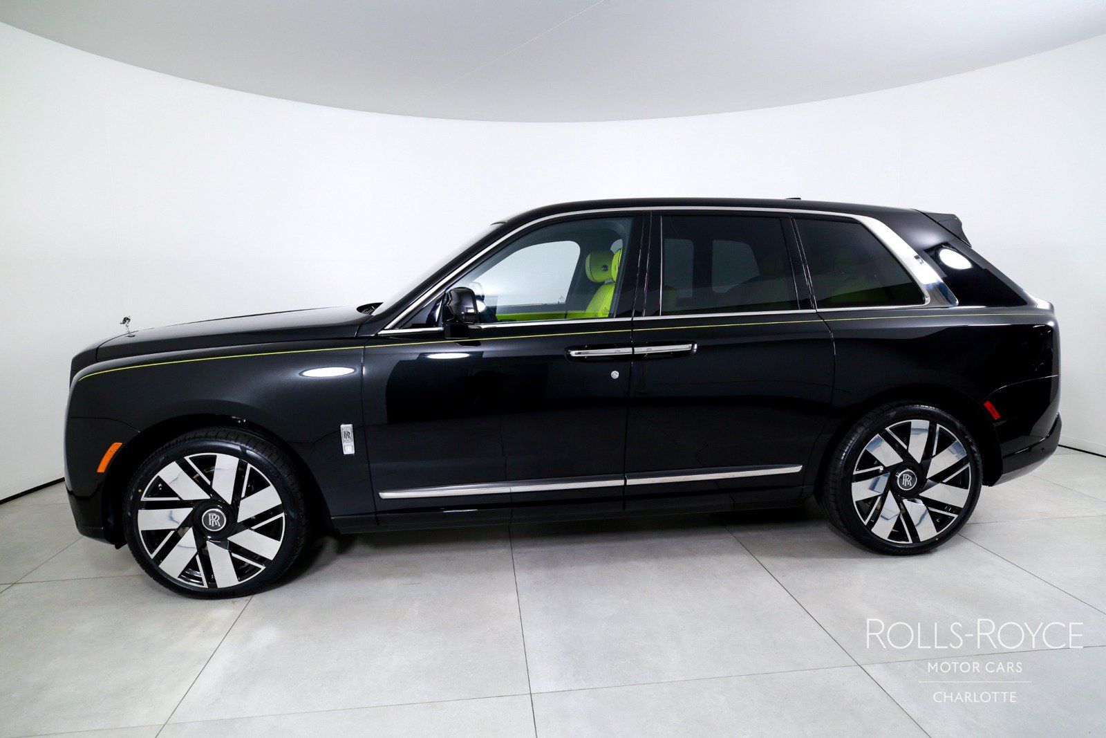 New 2027 Rolls-Royce Cullinan AWD/4WD image 3