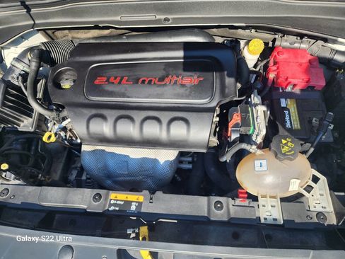 Used 2018 Jeep Renegade Latitude image 16