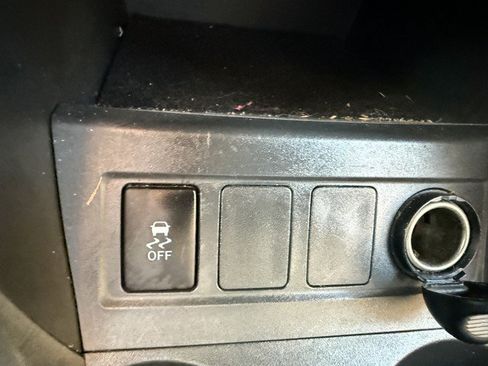 Used 2012 Toyota RAV4 4WD w/ Value Pkg image 38