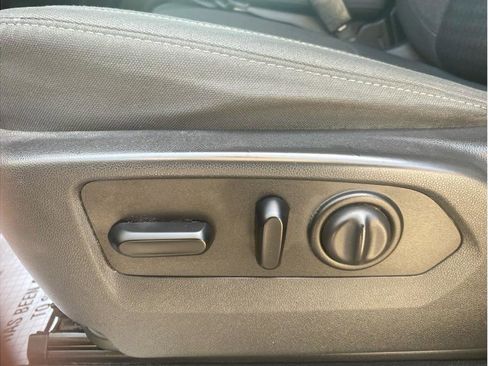 Used 2021 Chevrolet Silverado 1500 LT RWD image 15