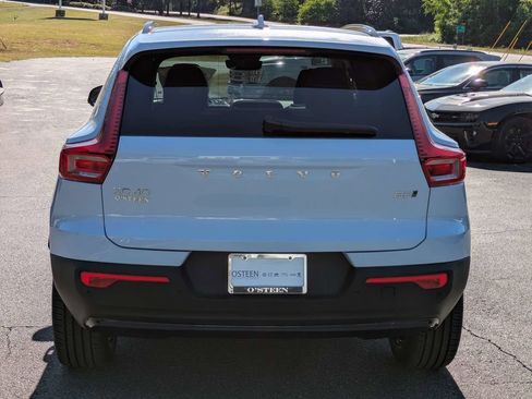 Used 2026 Volvo XC40 B5 Core AWD/4WD image 5
