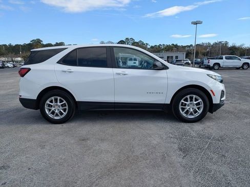 Certified 2024 Chevrolet Equinox LS w/ LS Convenience Package image 3
