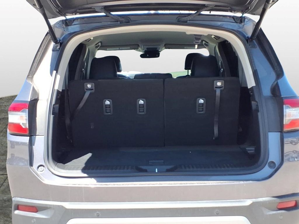 Used 2025 Honda Pilot EX-L image 9