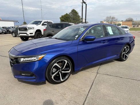 Used 2018 Honda Accord Sport image 2