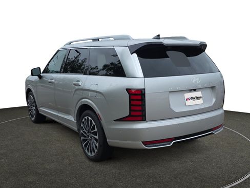 Certified 2026 Hyundai Palisade Calligraphy AWD/4WD image 3