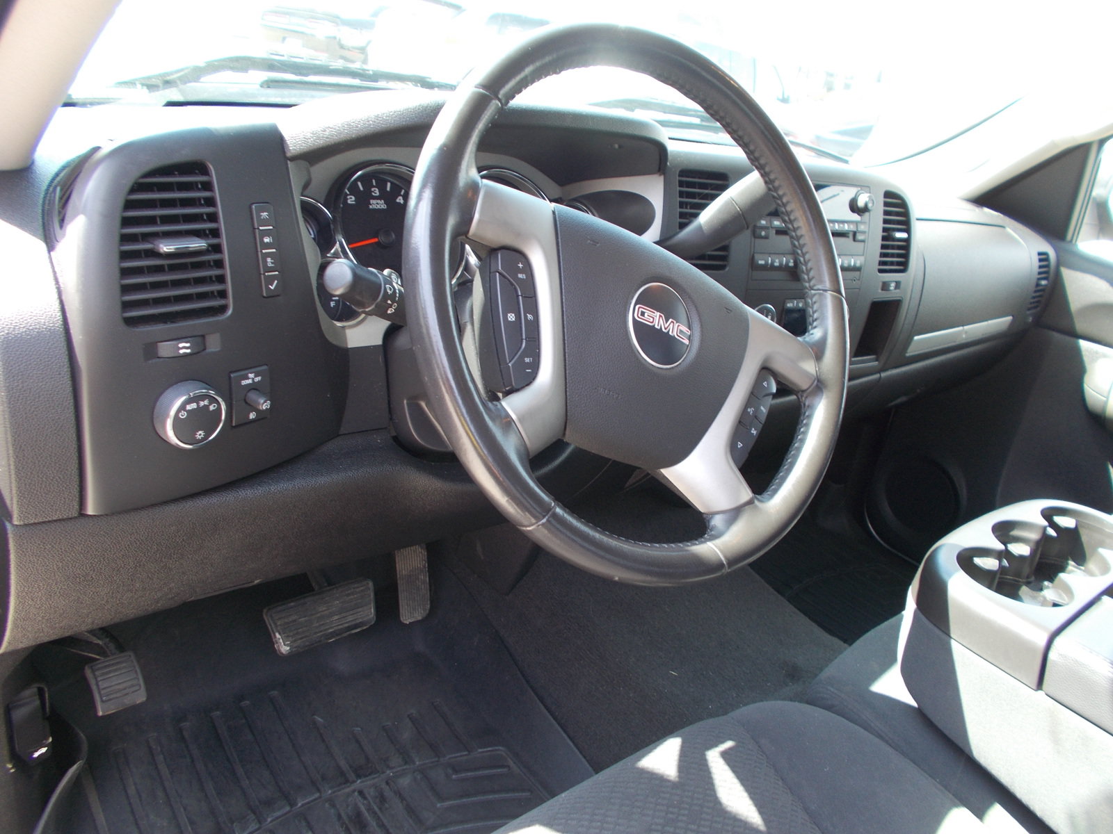 Used 2008 GMC Sierra 1500 SLE w/ Power Pack Plus AWD/4WD image 12