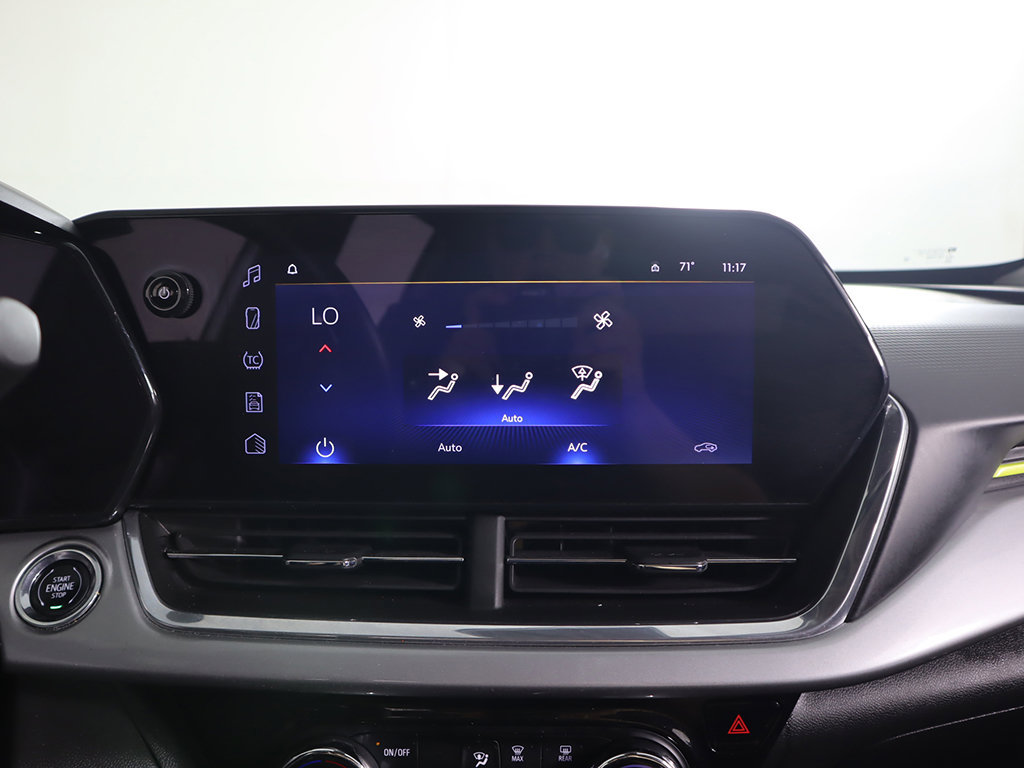 Used 2024 Chevrolet Trax LT w/ LT Convenience Package FWD image 43