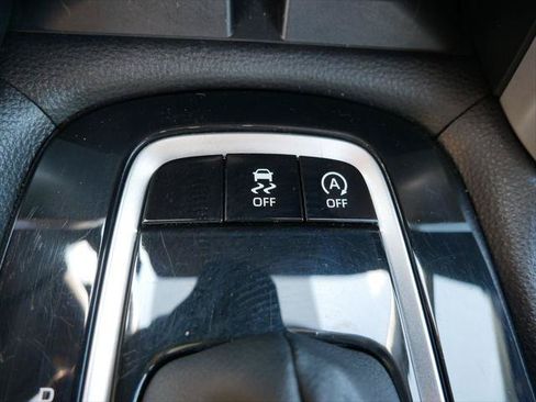 Certified 2025 Toyota Corolla Cross LE AWD/4WD image 19