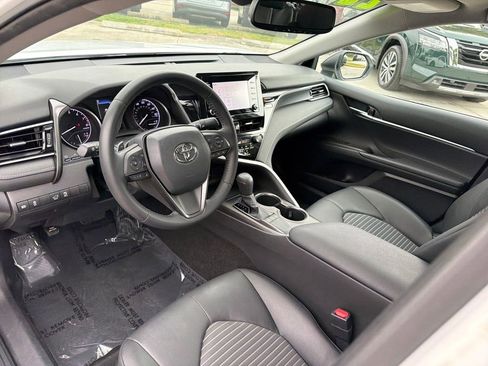 Used 2022 Toyota Camry SE w/ Convenience Package FWD image 13