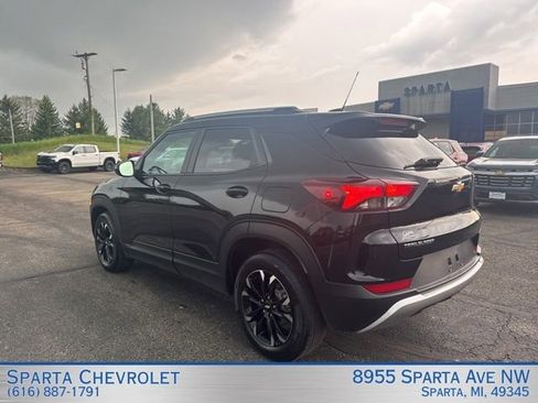 Used 2023 Chevrolet TrailBlazer LT FWD image 5