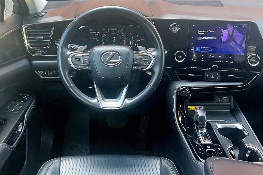 Used 2025 Lexus NX 250 FWD w/ Towing Package (2000 Lbs) image 7