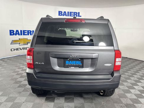 Used 2016 Jeep Patriot Latitude AWD/4WD image 4