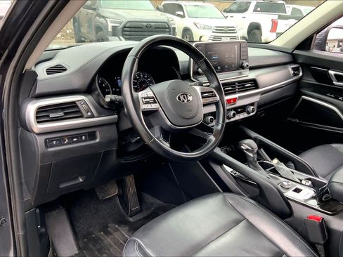 Used 2020 Kia Telluride LX image 17